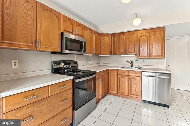 3003 MISSION SQUARE DR, Fairfax, VA 22031