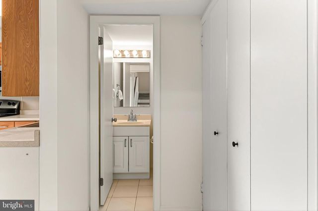 3003 MISSION SQUARE DR, Fairfax, VA 22031