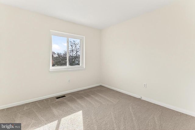 3003 MISSION SQUARE DR, Fairfax, VA 22031