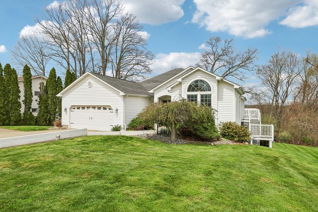 8 Leslie DRIVE, Mahoning Twp, PA 16116
