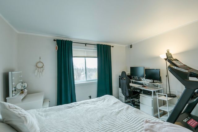 2515 E Olive Street 4H, Arlington Heights, IL 60004