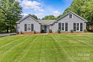 333 Longbridge Drive, Matthews, NC 28105