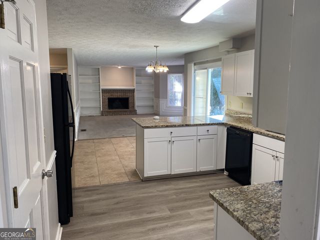 1720 Ridgefield Drive, Roswell, GA 30075