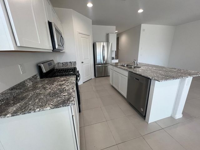 15645 W Desert Hollow Drive, Surprise, AZ 85387