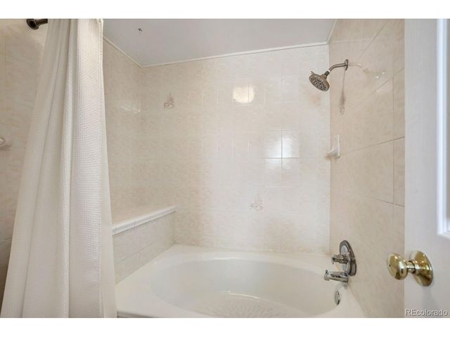7883 S Ulster St, Centennial, CO 80112