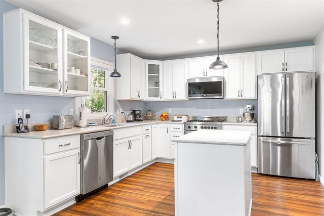 82 Euclid Street, South Haven, MI 49090