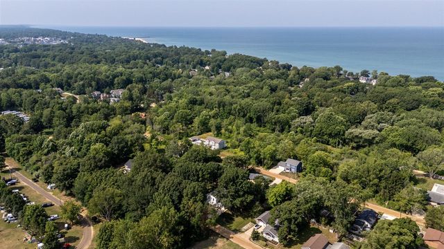 82 Euclid Street, South Haven, MI 49090