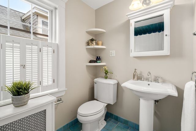 1200 Brook Road, Milton, MA 02186