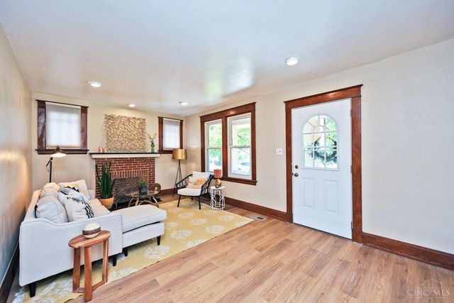 3417 Algona Place, Cincinnati, OH 45207