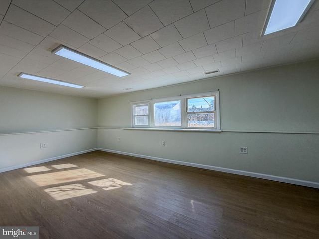 50 E MAPLE AVE, Bellmawr, NJ 08031