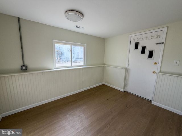 50 E MAPLE AVE, Bellmawr, NJ 08031