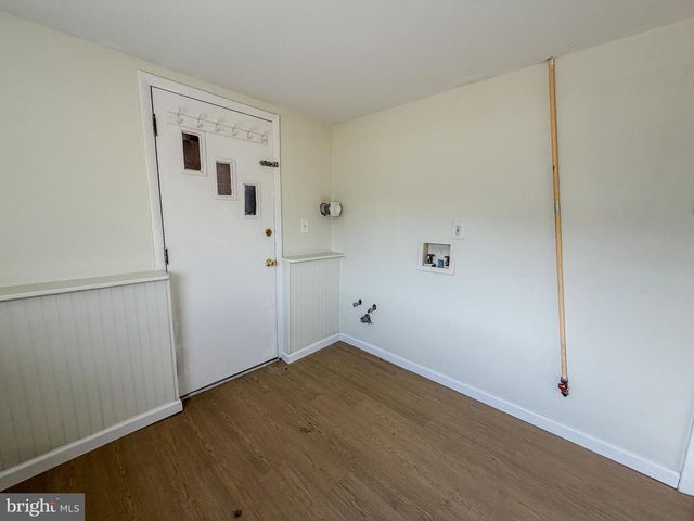 50 E MAPLE AVE, Bellmawr, NJ 08031