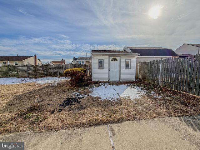 50 E MAPLE AVE, Bellmawr, NJ 08031