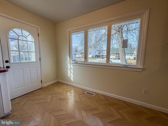 50 E MAPLE AVE, Bellmawr, NJ 08031