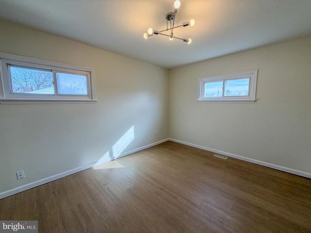 50 E MAPLE AVE, Bellmawr, NJ 08031