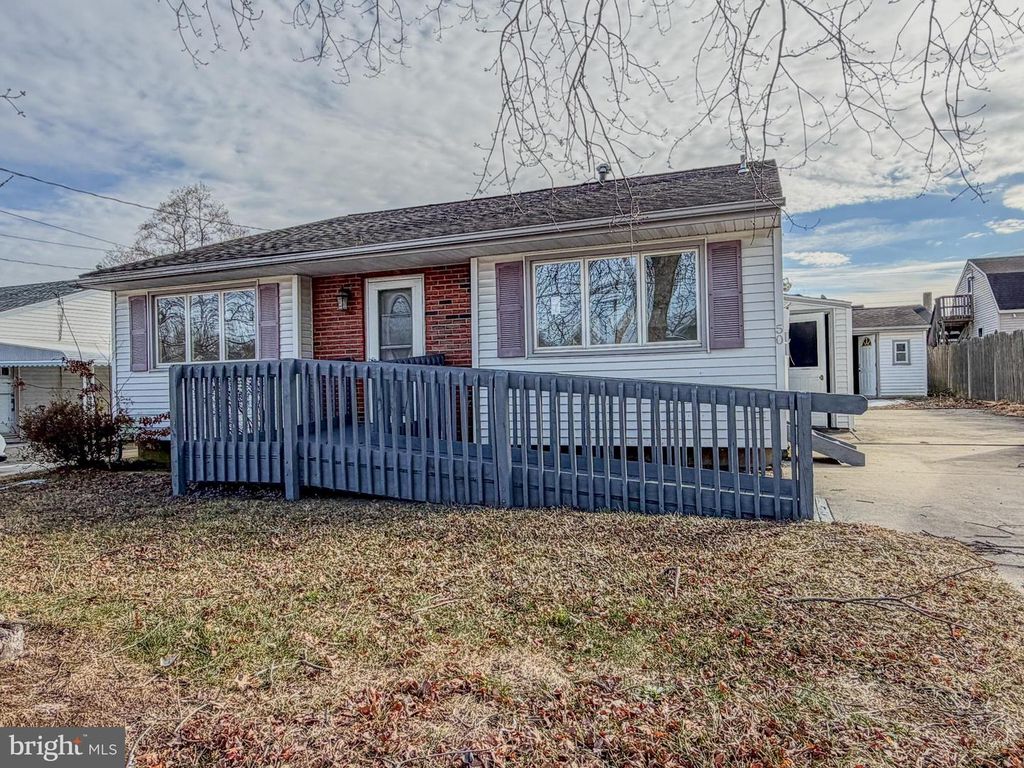 50 E MAPLE AVE, Bellmawr, NJ 08031