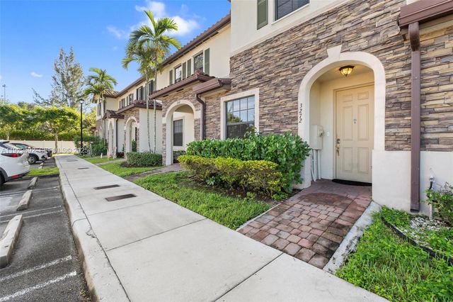 3272 W 92nd Pl, Hialeah, FL 33018