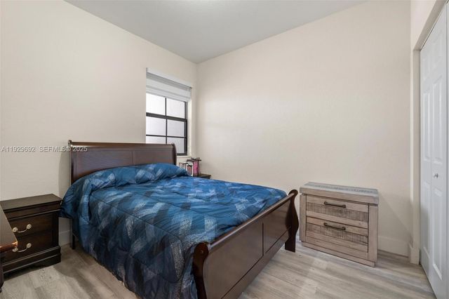 3272 W 92nd Pl, Hialeah, FL 33018