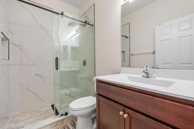 3272 W 92nd Pl, Hialeah, FL 33018