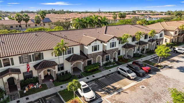 3272 W 92nd Pl, Hialeah, FL 33018