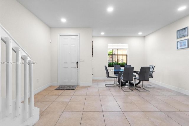 3272 W 92nd Pl, Hialeah, FL 33018