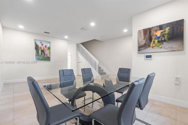 3272 W 92nd Pl, Hialeah, FL 33018