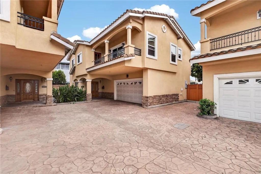 15422 Freeman Avenue, Lawndale, CA 90260