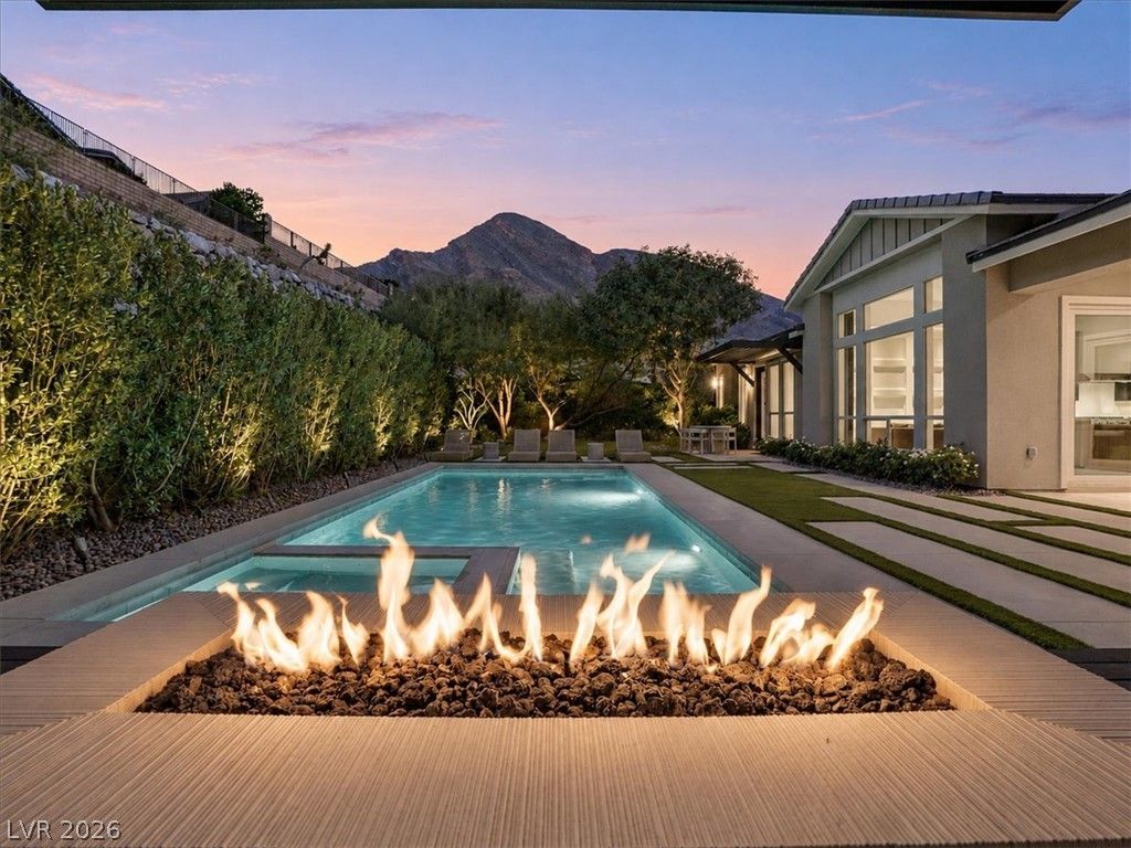 11141 Luna Blanca Drive, Las Vegas, NV 89138 — exterior
