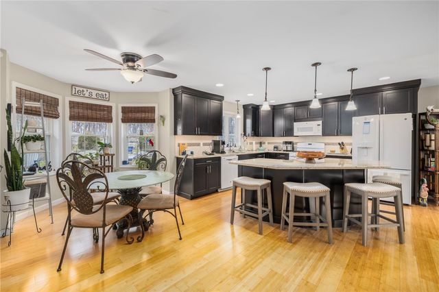 33 Abatecola Way, Johnston, RI 02919