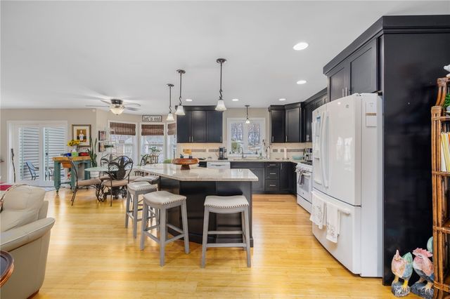 33 Abatecola Way, Johnston, RI 02919