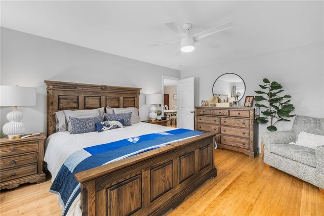 33 Abatecola Way, Johnston, RI 02919