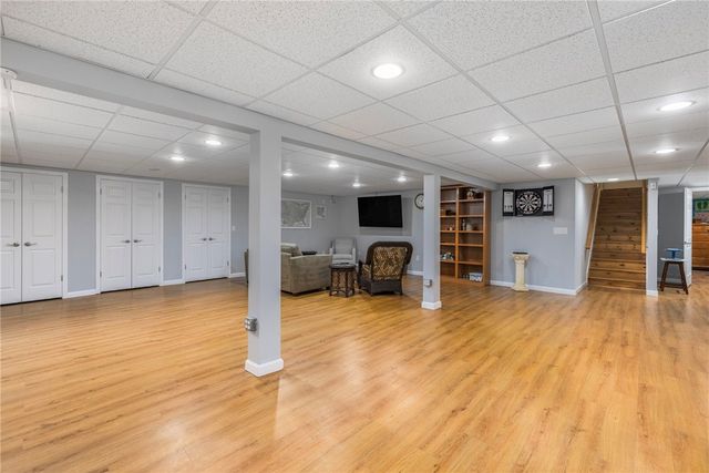 33 Abatecola Way, Johnston, RI 02919