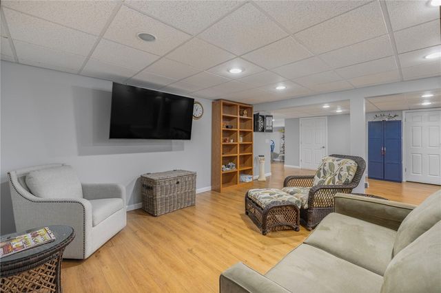 33 Abatecola Way, Johnston, RI 02919