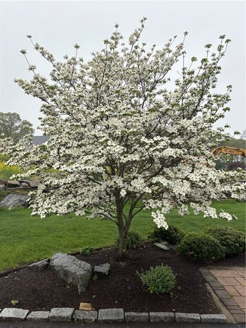 33 Abatecola Way, Johnston, RI 02919