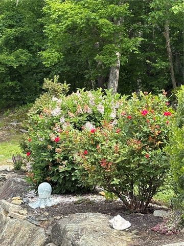 33 Abatecola Way, Johnston, RI 02919