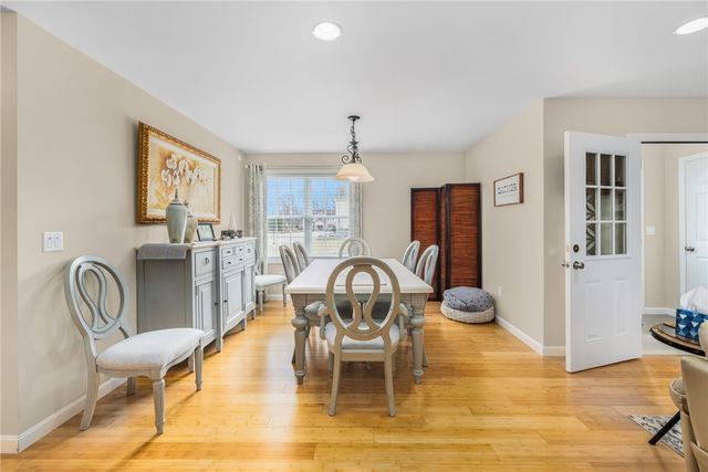 33 Abatecola Way, Johnston, RI 02919