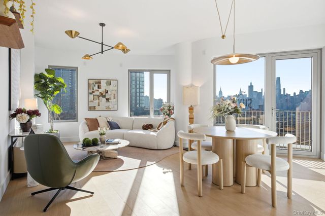 24-01 Queens Plaza N 205, Long Island City, NY 11101