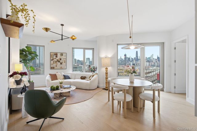 24-01 Queens Plaza N 205, Long Island City, NY 11101