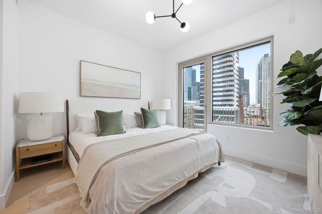 24-01 Queens Plaza N 205, Long Island City, NY 11101