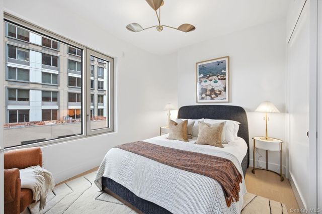 24-01 Queens Plaza N 205, Long Island City, NY 11101