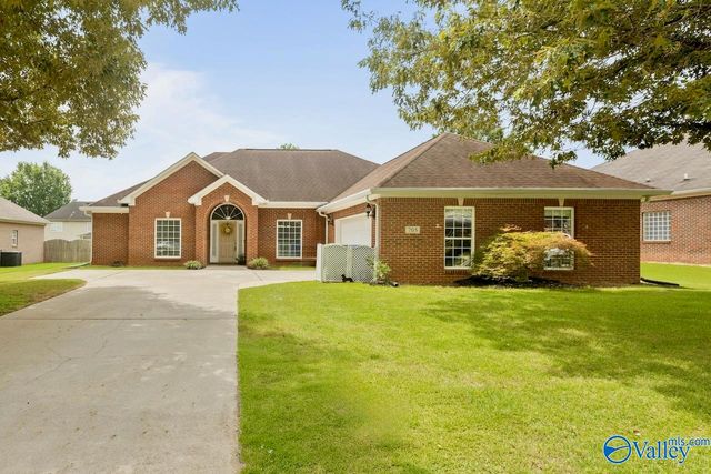 705 Wade Road, Owens Cross Roads, AL 35763