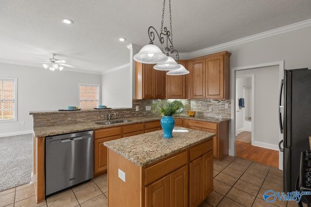 705 Wade Road, Owens Cross Roads, AL 35763
