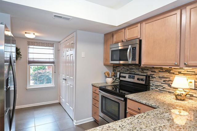 9327 S Vicksburg Park Court, Charlotte, NC 28210