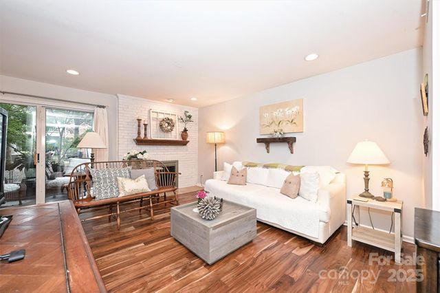 9327 S Vicksburg Park Court, Charlotte, NC 28210