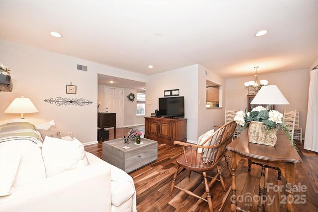 9327 S Vicksburg Park Court, Charlotte, NC 28210