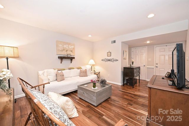 9327 S Vicksburg Park Court, Charlotte, NC 28210
