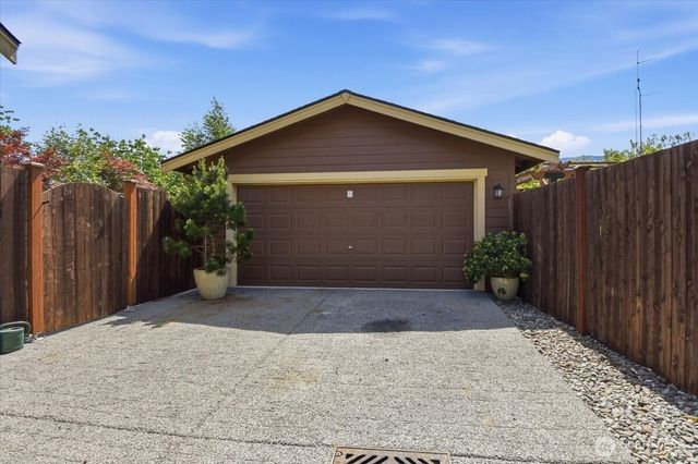 759 NE 2nd Street, North Bend, WA 98045