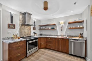 22 Railroad St 207, Andover, MA 01810