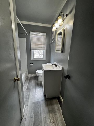 8243 W Grantosa DRIVE, Milwaukee, WI 53218