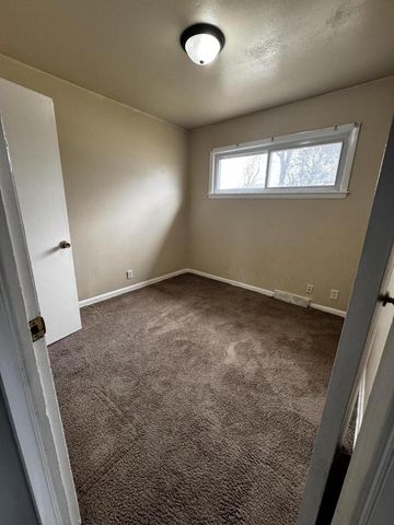 8243 W Grantosa DRIVE, Milwaukee, WI 53218